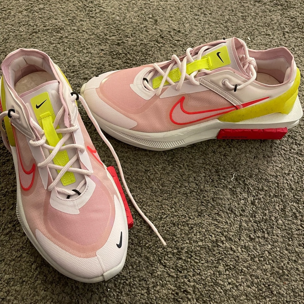 Nike Fontanka Edge Womens Sneakers size 11.5 used